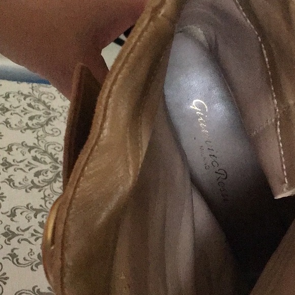 Gianvito Rossi Tan Heeled Boots with Gold Buckle - Picture 2 of 4